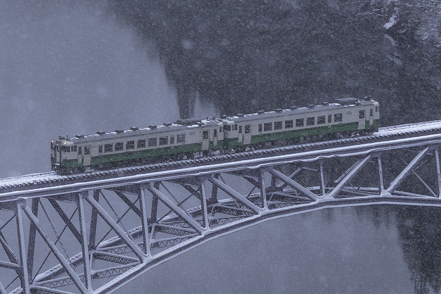 福島県の絶景 第一只見川橋梁の雪景色
