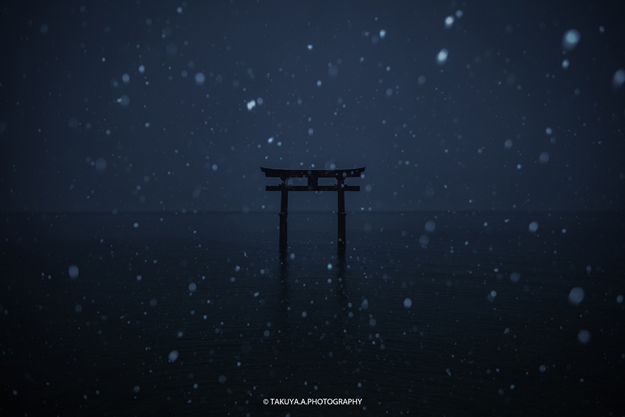 滋賀県の絶景 白鬚神社の雪景色