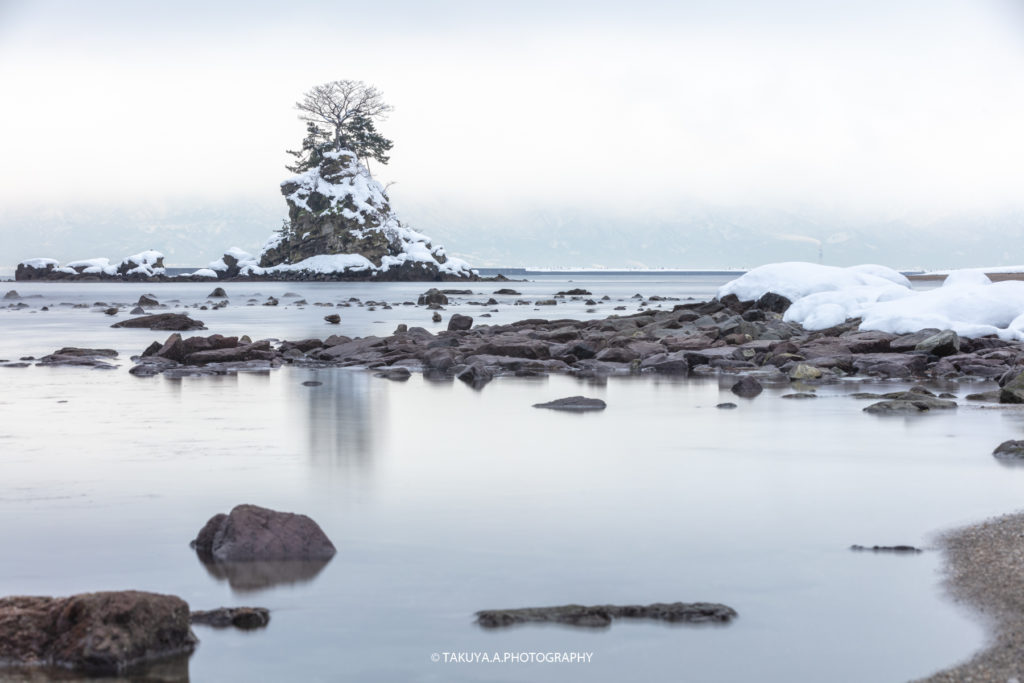 富山県の絶景 雨晴海岸 雪景色 撮影スポット1