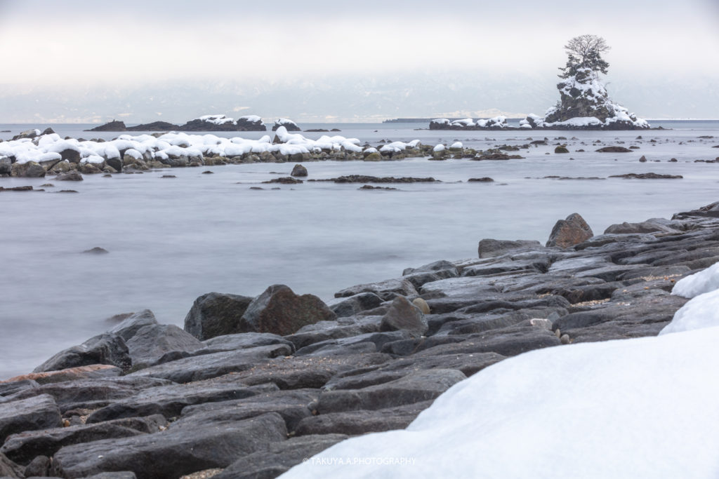 富山県の絶景 雨晴海岸 雪景色 撮影スポット2