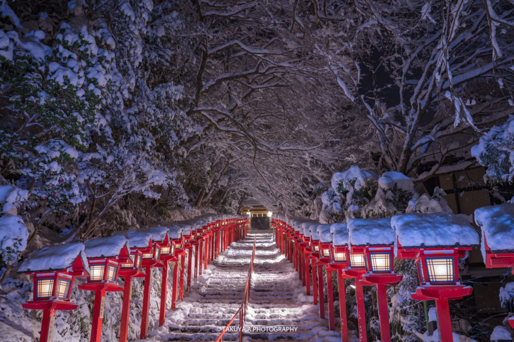 京都府の絶景 貴船神社の雪景色ライトアップ3