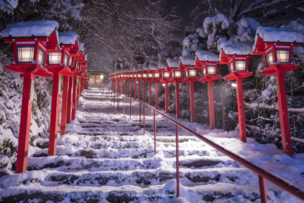 京都府の絶景 貴船神社の雪景色ライトアップ4