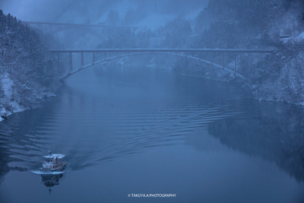 富山県の絶景 庄川峡 雪景色