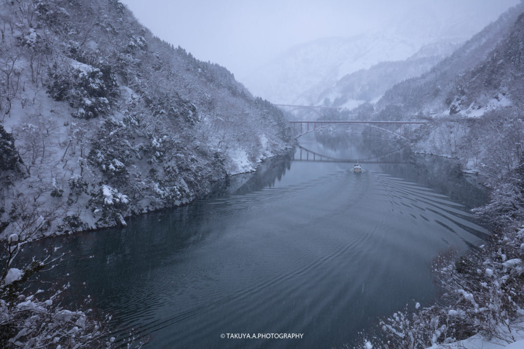 富山県の絶景 庄川峡 雪景色