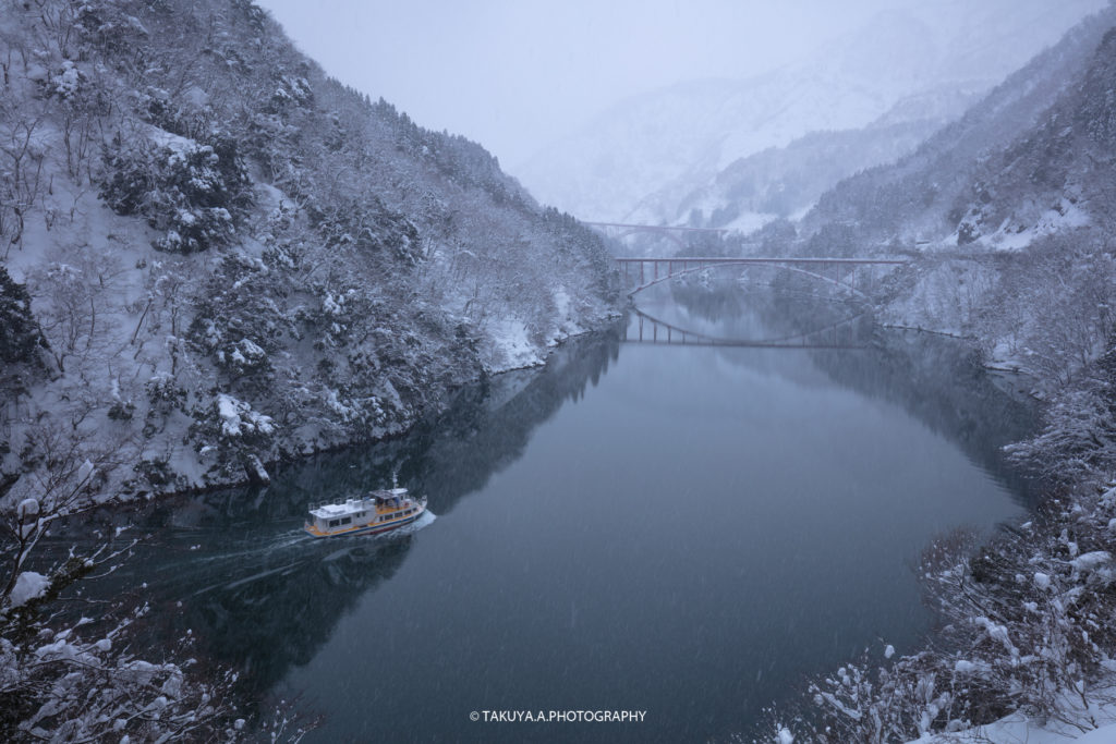 富山県の絶景 庄川峡 雪景色