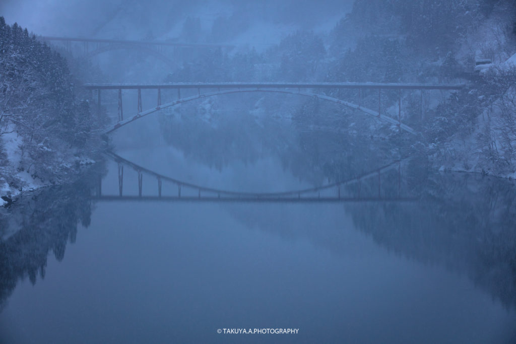 富山県の絶景 庄川峡 雪景色