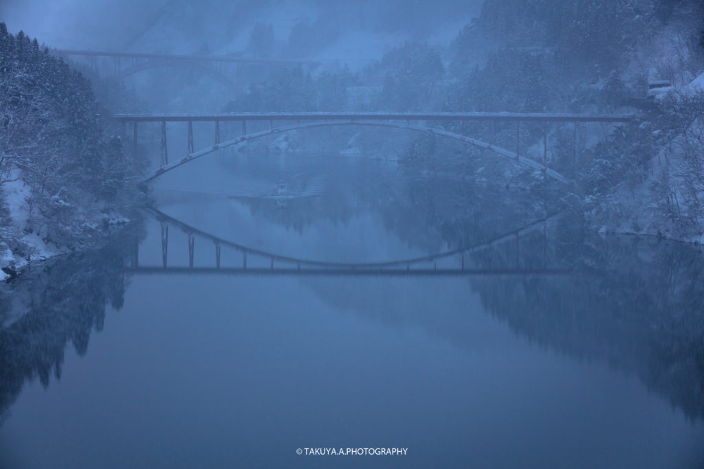 富山県の絶景 庄川峡 雪景色