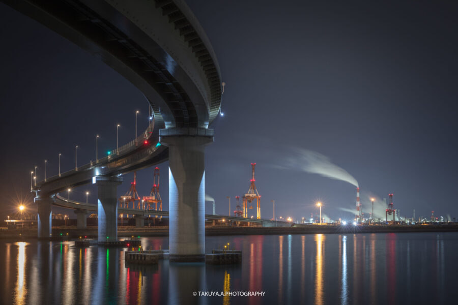 三重県の絶景 四日市工場夜景 いなばポートライン橋脚下を一眼で撮影 美しいs字カーブと工場夜景 一眼絶景 Ichigan Zekkei