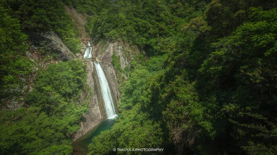 三重県の絶景 布引の滝の新緑