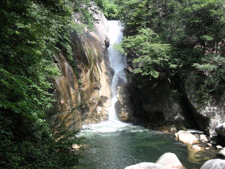 山梨県の絶景 仙娥滝