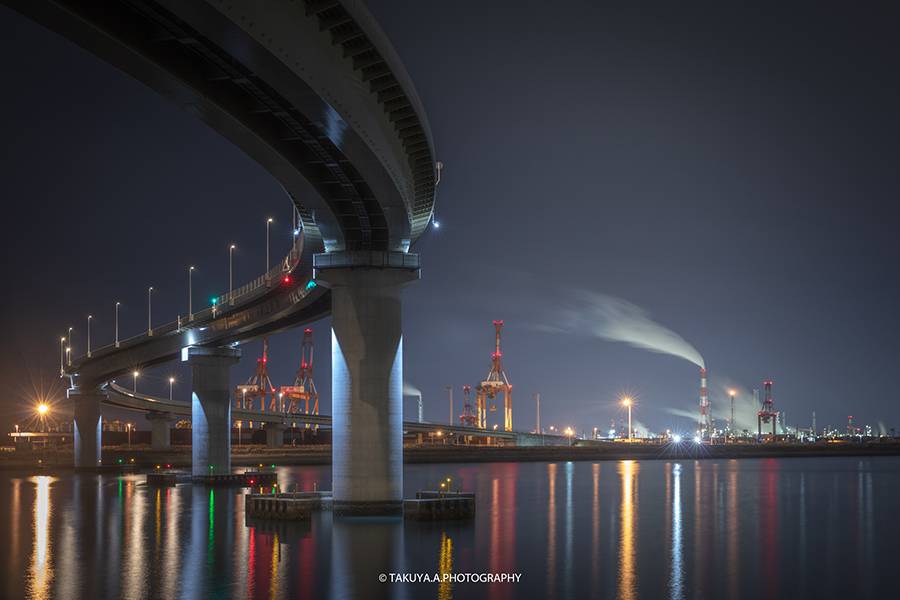 三重県の絶景 四日市工場夜景 いなばポートライン橋脚下