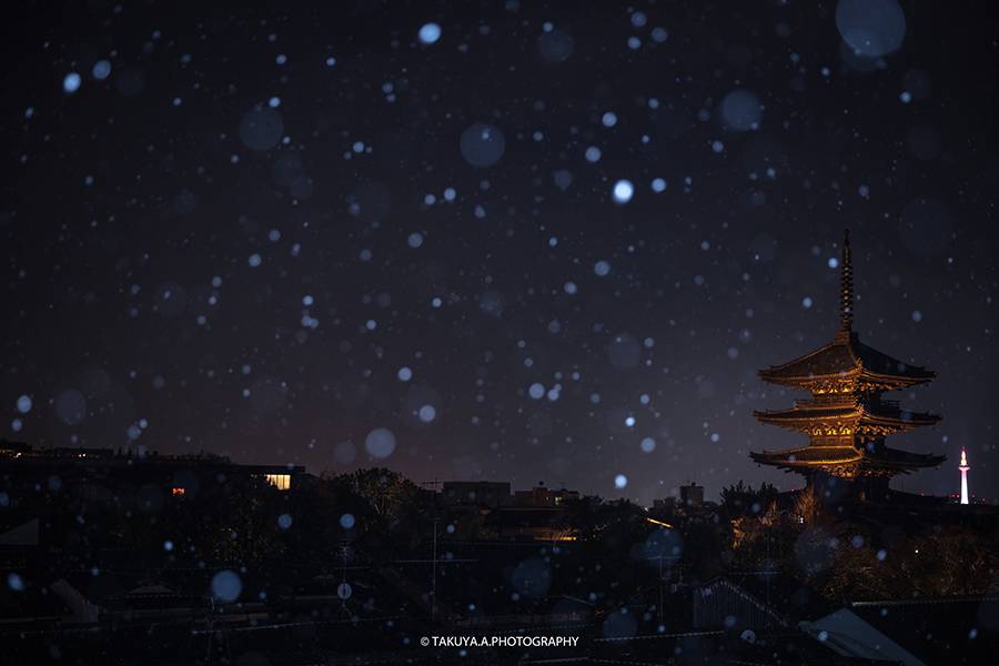 京都府の絶景 法観寺八坂の塔の雪景色
